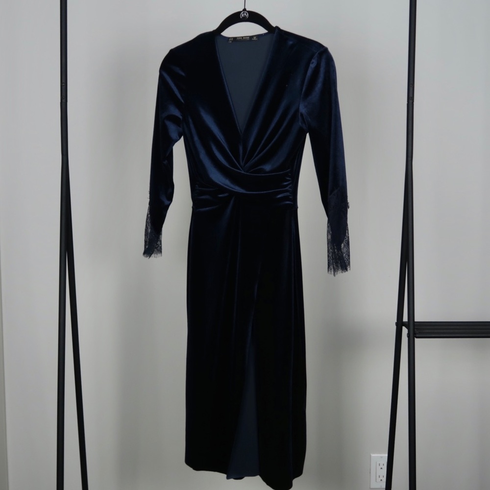 Zara Velvet Dress 💙
